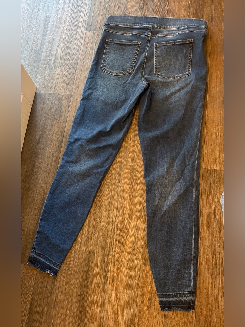 Women’s Spanx Jeans Pull On Distressed Minimalist Skinny Ankle Stretch Size M - Picture 9 of 9